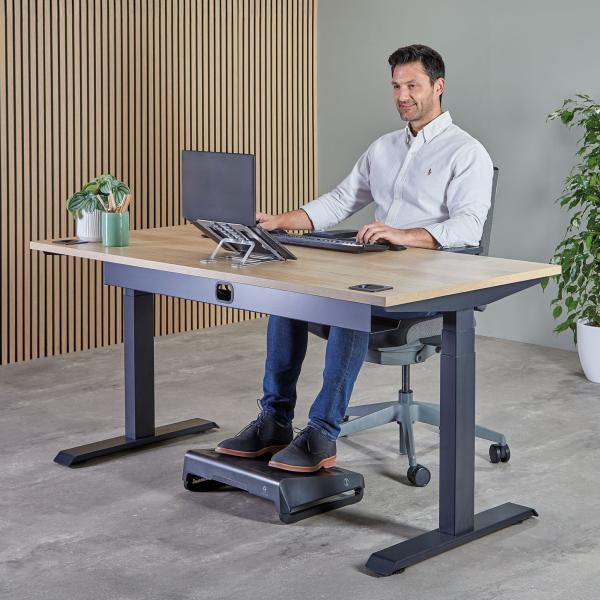 Stojan na notebook Fellowes ALUMIA strieborný 