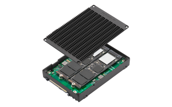 QNAP adaptér QDA-U2MP (2x M.2 PCIe NVMe SSD slot v 2, 5" U.2 PCIe NVMe SSD rámečku) 