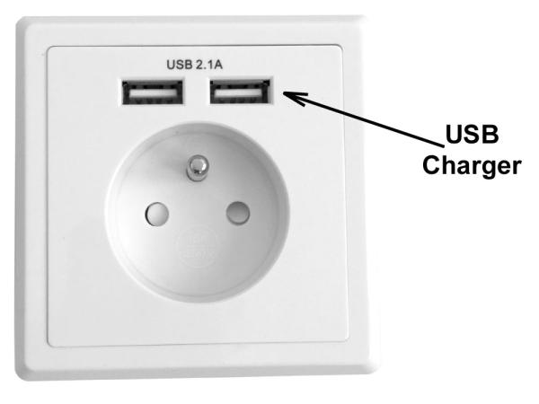 El. zásuvka pod omítku 1x230V+2xUSB 2, 1A napájení