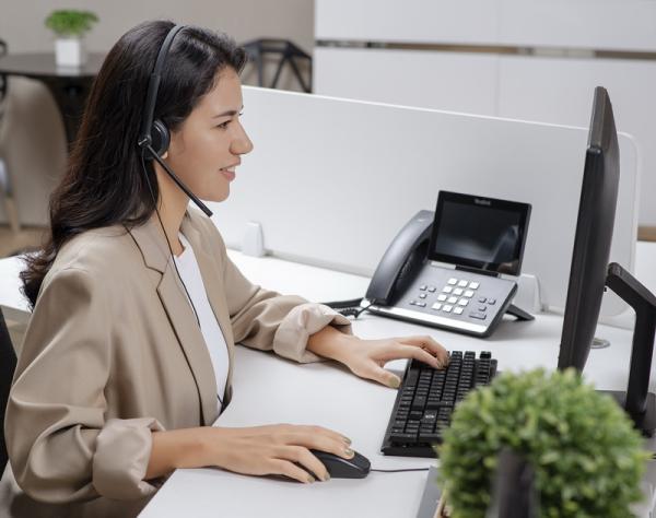 Yealink YHS34 Lite Dual náhlavná súprava na obe uši s QD-RJ9 konektormi 