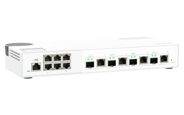 QNAP riadený switch QSW-M2106-4C (6x 2, 5GbE RJ45 a 4x kombinované 10GbE SFP+ / 10GbE RJ-45) 