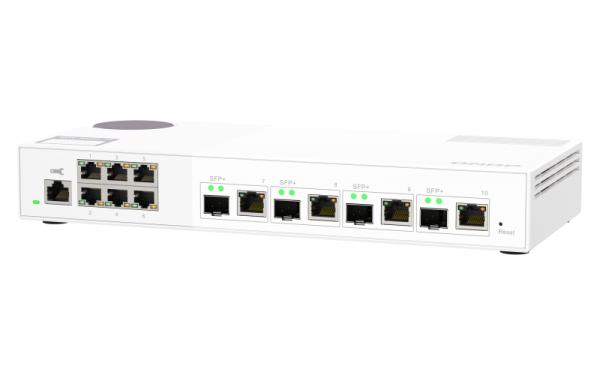 QNAP riadený switch QSW-M2106-4C (6x 2, 5GbE RJ45 a 4x kombinované 10GbE SFP+ / 10GbE RJ-45) 
