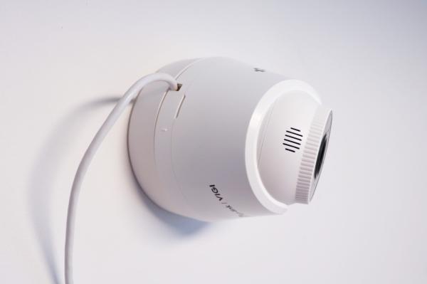 TP-LINK držiak s káblovou krytkou pre kamery VIGI C400/ C440/ C440-W na stenu alebo strop biely 