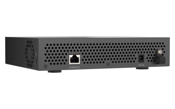 QNAP switch QSW-L3208-2C6T (6x 10GbE port, 2x 10G SFP+/ NBASE-T Combo, Lite Managed) 