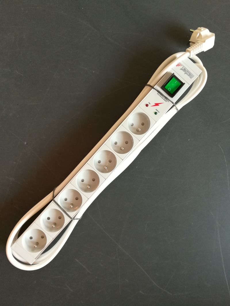 MAXBERT PDU 7x230V, 1U, 19