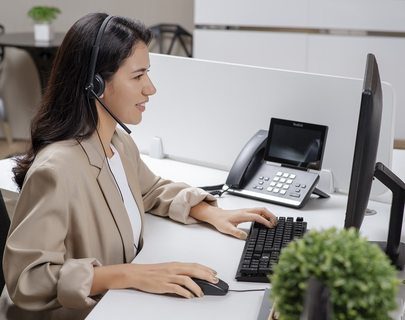 Yealink YHS34 Dual náhlavná súprava na obe uši s QD-RJ9 konektormi 