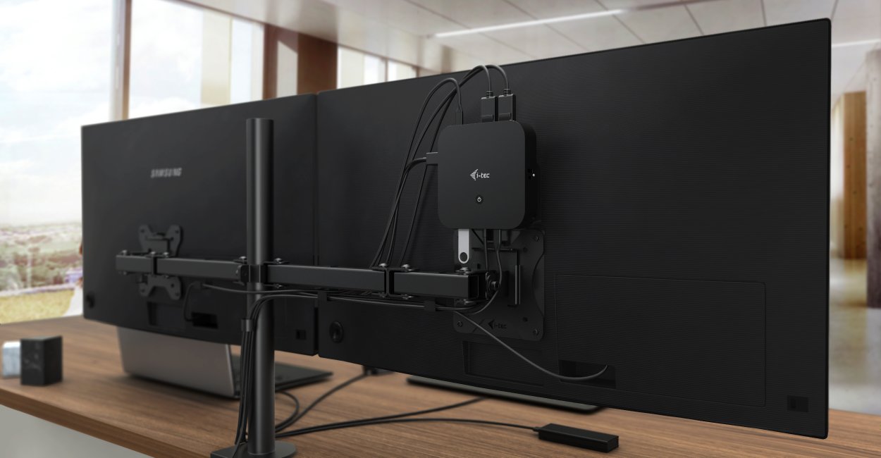 i-tec USB-C HDMI DP Docking Station with Power Delivery 100 W + i-tec Universal Charger 112W 