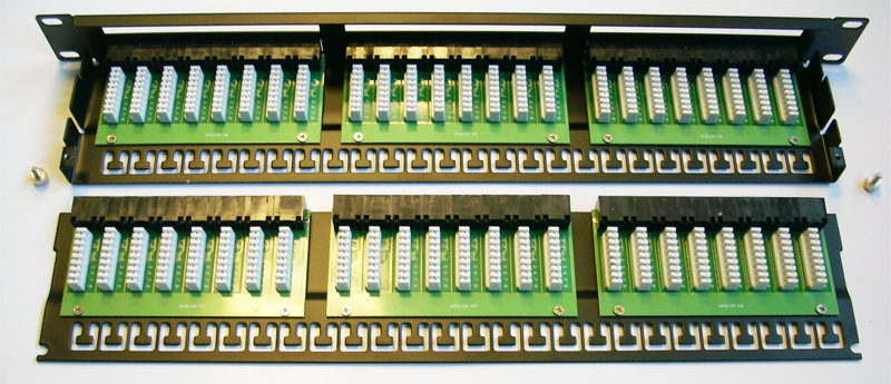 DATACOM Patch panel 48p. Cat5e 1U BK 8x6p. Modul, UTP, 19" 