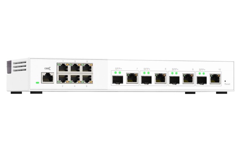QNAP riadený switch QSW-M2106-4C (6x 2, 5GbE RJ45 a 4x kombinované 10GbE SFP+ / 10GbE RJ-45) 
