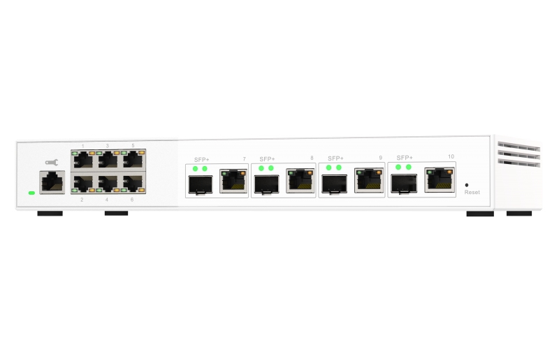QNAP riadený switch QSW-M2106-4C (6x 2, 5GbE RJ45 a 4x kombinované 10GbE SFP+ / 10GbE RJ-45) 
