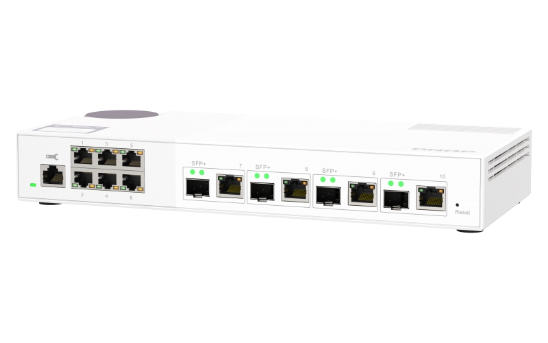 QNAP riadený switch QSW-M2106-4C (6x 2, 5GbE RJ45 a 4x kombinované 10GbE SFP+ / 10GbE RJ-45) 