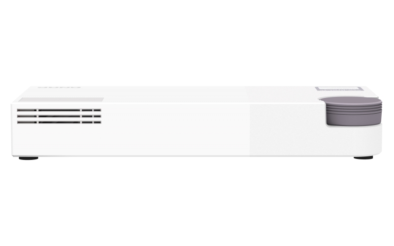 QNAP riadený switch QSW-M2106-4C (6x 2, 5GbE RJ45 a 4x kombinované 10GbE SFP+ / 10GbE RJ-45) 