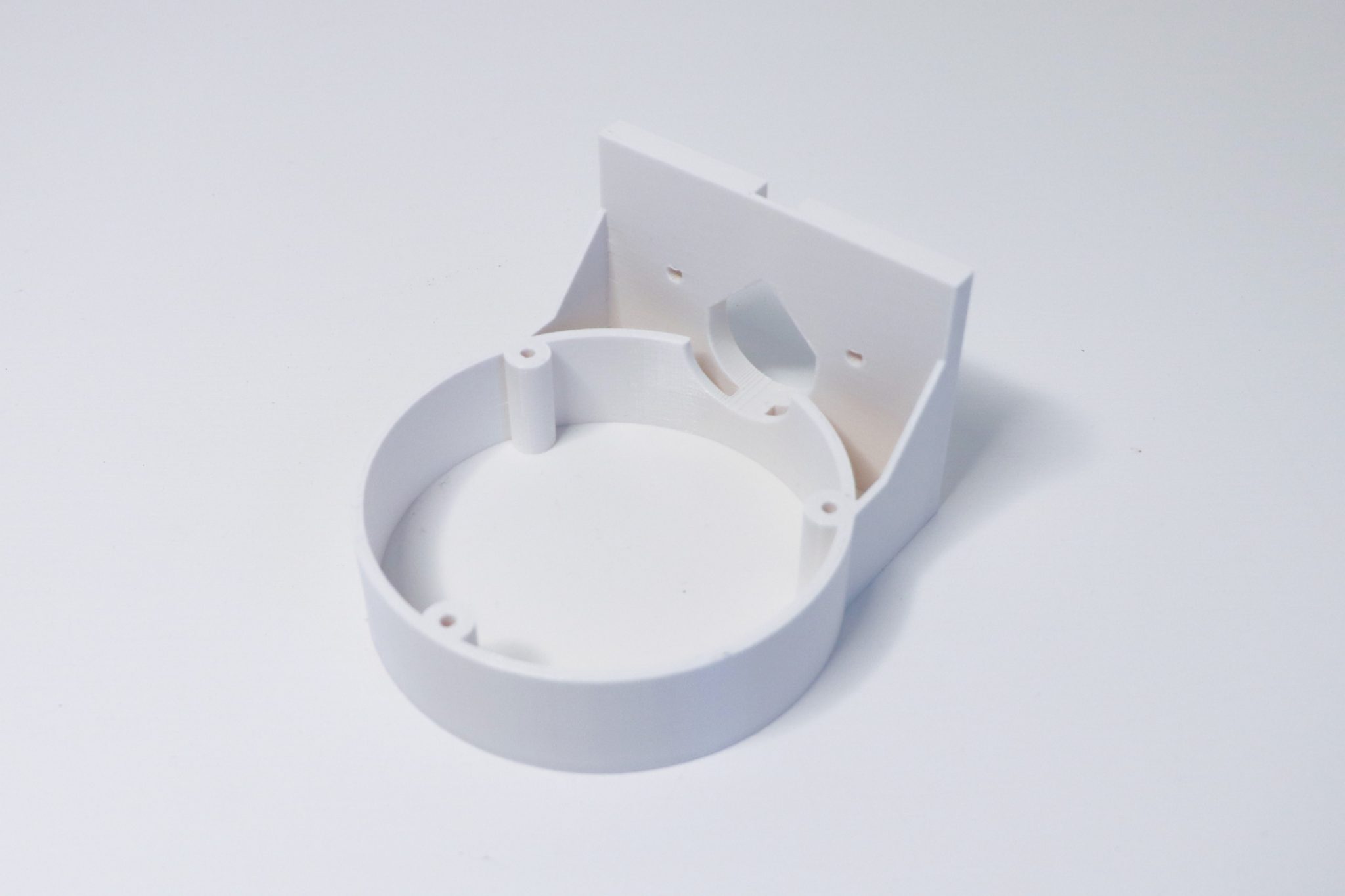 TP-LINK držiak s káblovou krytkou pre kamery VIGI C220/ C230/ C240 na stenu biely