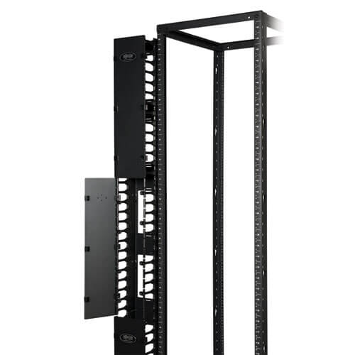 Tripplite Káblový manažér vert. SmartRack6"(15.24cm), káblový kanál s výrezmi pre káble a krytom 