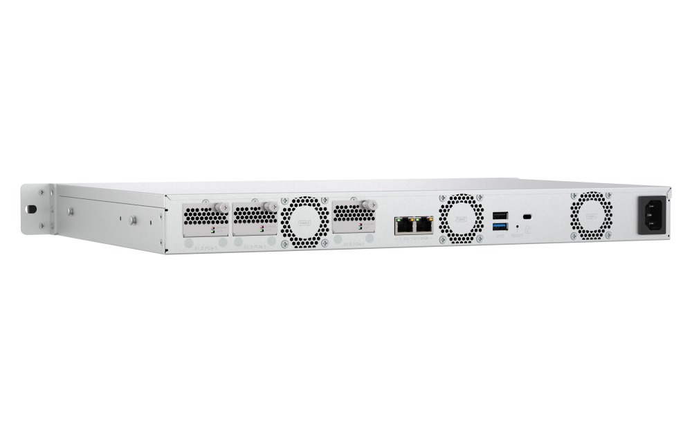 QNAP TS-h765eU-8G (4core 3, 4GHz, 8GB RAM, 4x SATA, 3x E1.S/ M.2, 2x 2, 5GbE, vol. 10GbE, malá hĺbka) 