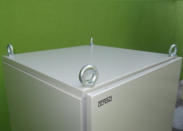 19" vonkajší rozvádzač IP55 30U/ 600mm plech.dvere, 3-bod.zámok 