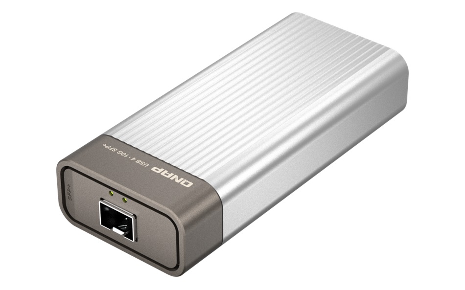 QNAP QNA-UC10G1SF- adaptér USB-C 4 (podpora Thunderbolt 3 a 4) na 10GbE SFP+ (pasívne chladenie) 