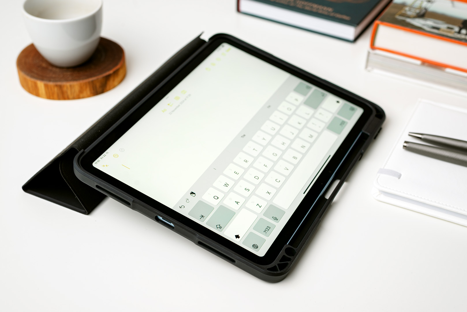 ER POWER kryt Rugged Flip pre Apple iPad Pro 11 (2024) čierny 