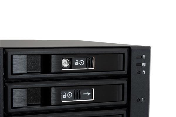 CHIEFTEC SATA/ SAS Backplane CBP-3141SAS,  3 x 5.25" pozície pre 4 pevné disky SAS/ S-ATA,  Hot-Swap,  celohliníkové2