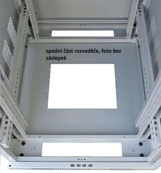 LEXI-Net 19" stojanový rozvaděč 27U 600x800 rozebiratelný,  ventilační jednotka,  termostat,  kolečka,  600kg,  sklo,  šedý3