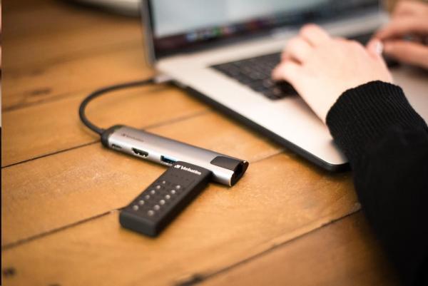 VERBATIM USB C 3.1 disk 64 GB - Zabezpečená klávesnica (R:160/ W:140 MB/ s) GDPR4