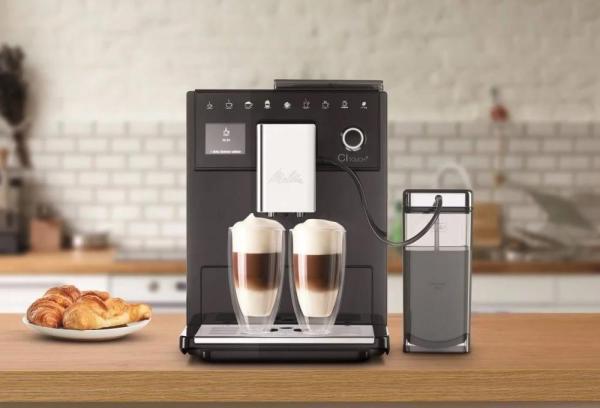 Melitta CI Touch F630-102 automatický kávovar,  1400 W,  15 bar,  vestavěný mlýnek,  nádoba na mléko,  černý3