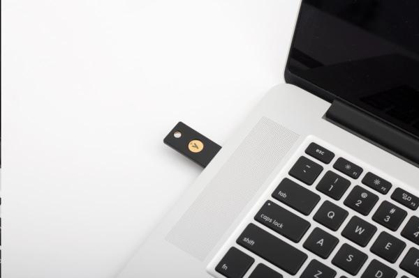 YubiKey 5 NFC - USB-A, kľúč/token s viacfaktorovou autentifikáciou (NFC), podporou OpenPGP a Smart Card (2FA)1