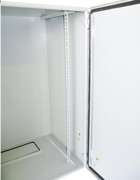 XtendLan 19" venkovní vodotěsný rozvaděč 17U 600x450,  krytí IP55,  nosnost 65kg,  3-bodový zámek,  šedý3