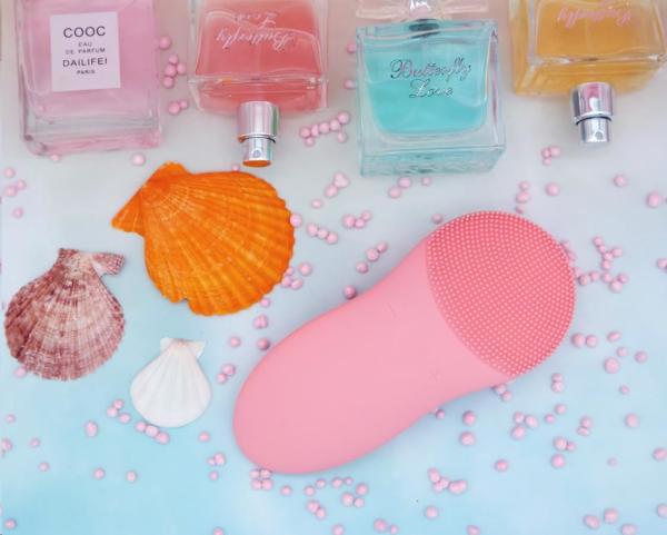 TOUCHBeauty 1788 Sonický čistič pleti růžový9