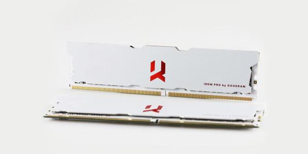 GOODRAM DIMM DDR4 8GB 3600MHz CL18 IRDM Pro,  Červená/ Bílá2