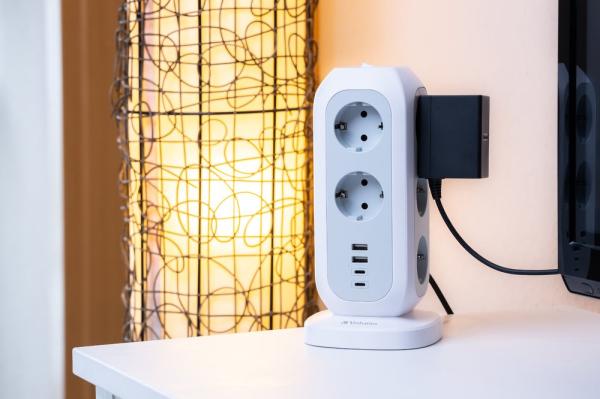 VERBATIM EU Power Tower EUPT-01 Nabíjecí stanice , 11x 230V,  2x USB-C,  2x USB-A5