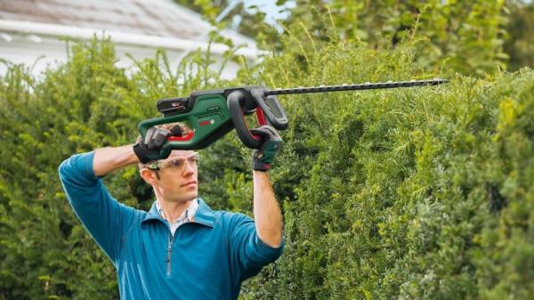 BOSCH UniversalHedgeCut 18V-50, akumulátorové nůžky na živé ploty, 18 V, délka čepele 50 cm, rozteč zubů 20 mm3