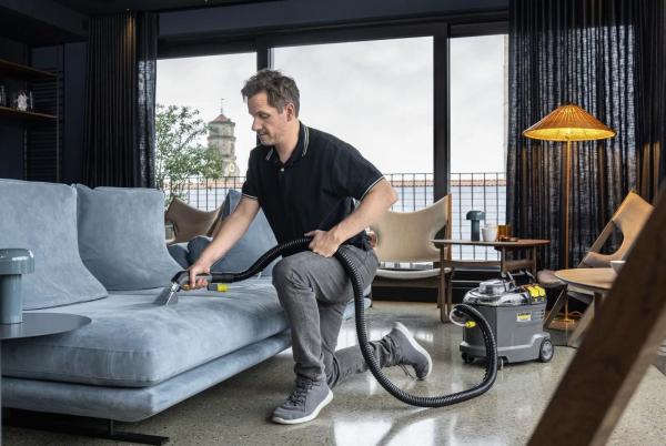 Karcher Puzzi 8/1 C čistič čalounění, 1200 W, vyjímatelná nádoba, 1 l/min, 1 bar, vyjímatelná nádoba 2v17