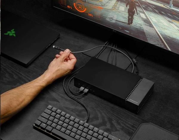 SEAGATE Dokovací stanice FIRECUDA GAMING DOC,  Thunderbolt 3,  s rozšiřitelným NVMe + 4TB HDD13