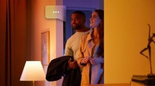 PHILIPS Hue Elipse White and Color Ambiance 6, 5W E273