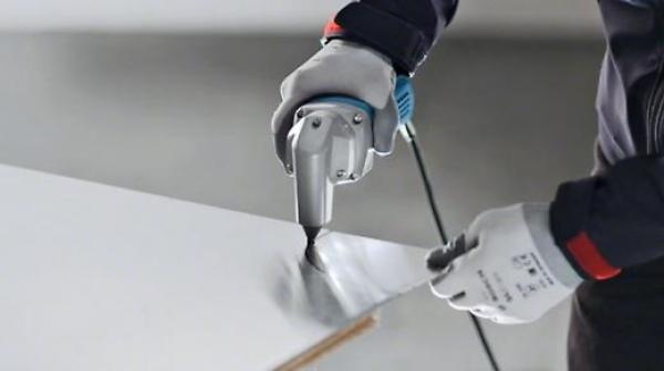 Bosch GNA 75-16 prostřihovač, 750 W, ocel do 400 N mm2 při 1, 6 mm, 2600 volnoběžných zdvihů min4