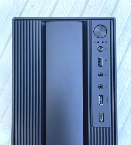 EUROCASE skříň MC MF-300B,  Micro Tower,  1xUSB-C,  2xUSB 3.0,  2x audio,  bez zdroje5