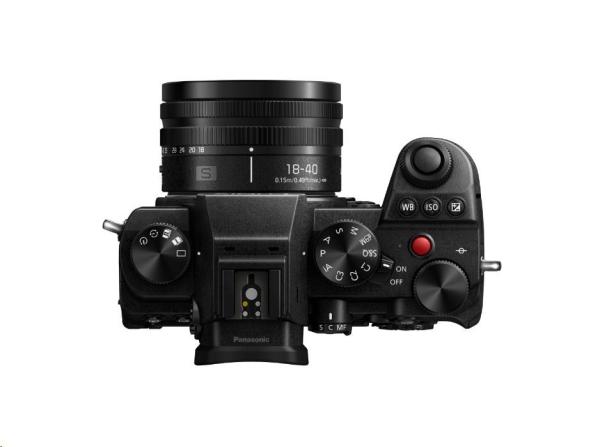 Panasonic Lumix S5D + 18-40 mm4