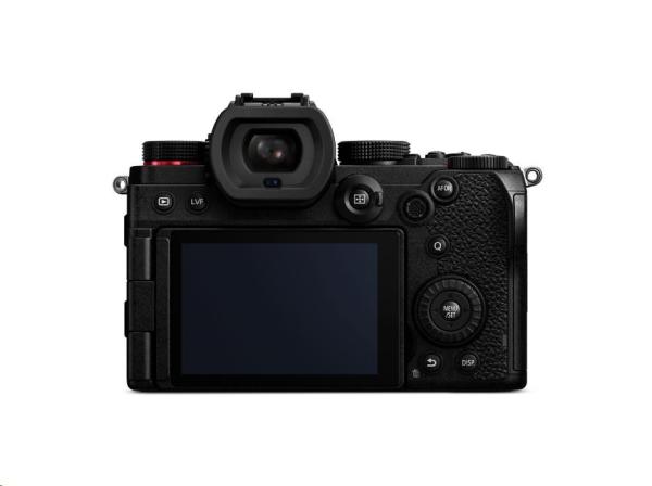 Panasonic Lumix S5D + 18-40 mm6