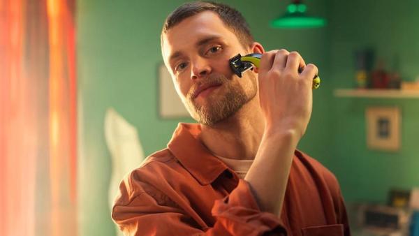 Philips OneBlade QP2724/ 10 zastřihávač na tvář,  USB nabíjení,  3 hřebeny,  vodotěsný1