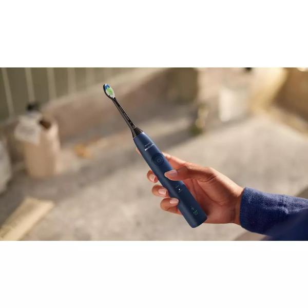 Philips Sonicare 5500 HX7119/ 01 sonický zubní kartáček,  2 kusy,  cestovní pouzdra,  bílá a námořnická modrá5