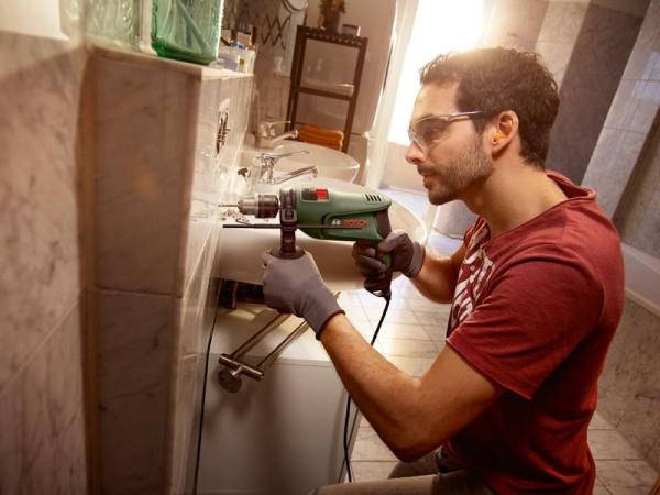Bosch EasyImpact 570 příklepová vrtačka,  570 W,  průměr do oceli 10 mm,  průměr do dřeva 25 mm5