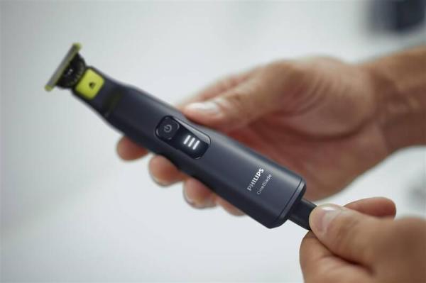 Philips OneBlade Pro 360 QP6542/ 15 zastřihovač,  voděodolný,  3 nástavce,  akumulátorový provoz0