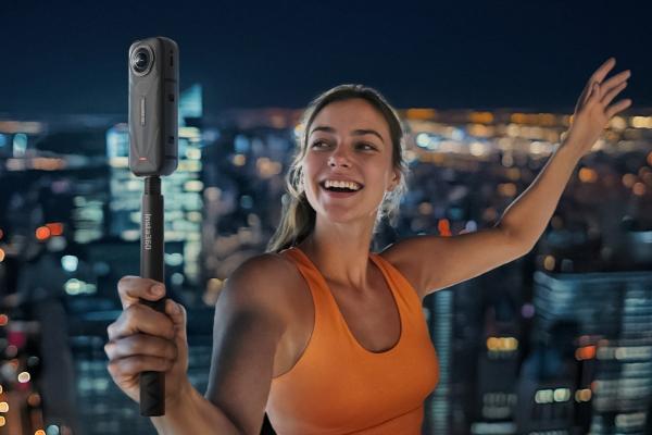 Insta360 X5 akční kamera,  8K 360° video,  triple AI čip,  vodotěsnost do 15 m,  6osá stabilizace,  2400 mAh baterie9
