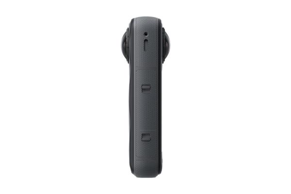 Insta360 X5 akční kamera,  8K 360° video,  triple AI čip,  vodotěsnost do 15 m,  6osá stabilizace,  2400 mAh baterie4
