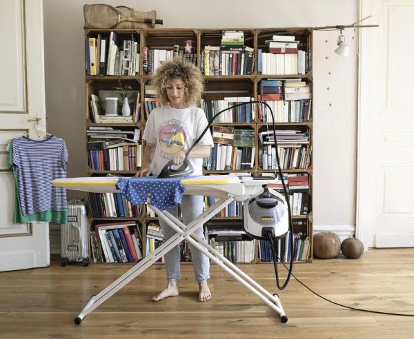 Kärcher SC 5 EasyFix Iron parní čistič,  2250 W,  4.2 bar,  zabíjí až 99.999 % virů a 99, 99 % bakterií,  napařovací žehlička5