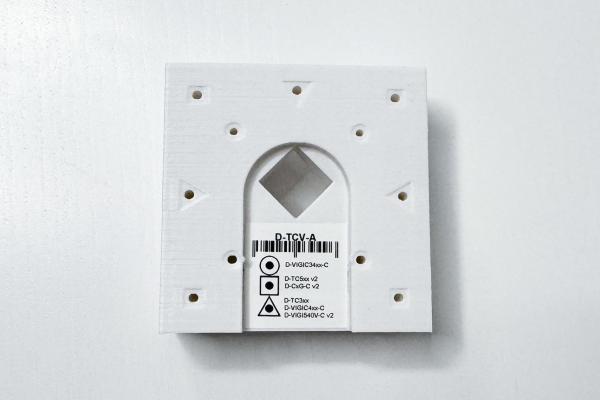 TP-LINK adaptér držáků kamer D-TC3XX-C, D-TC5XX-C, D-TC5XX-CL pro uchycení na sloup (60-130mm),  bílý s krytkou kabelů(1ks)7