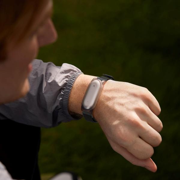 PLAUD Note Pin Wristband - Poutko na zápěstí6