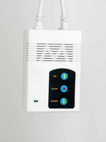 BAZAR - Elektrické projekční plátno AVELI,  200x150 (4:3) 98" - POŠKOZENÝ OBAL4