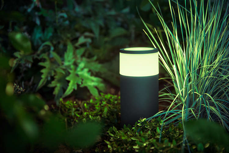 PHILIPS Calla Venkovní stojan, Hue White and color ambiance, 230V, 1x8W integr.LED, Chrom matný, rozšíření (1742030P7)1 